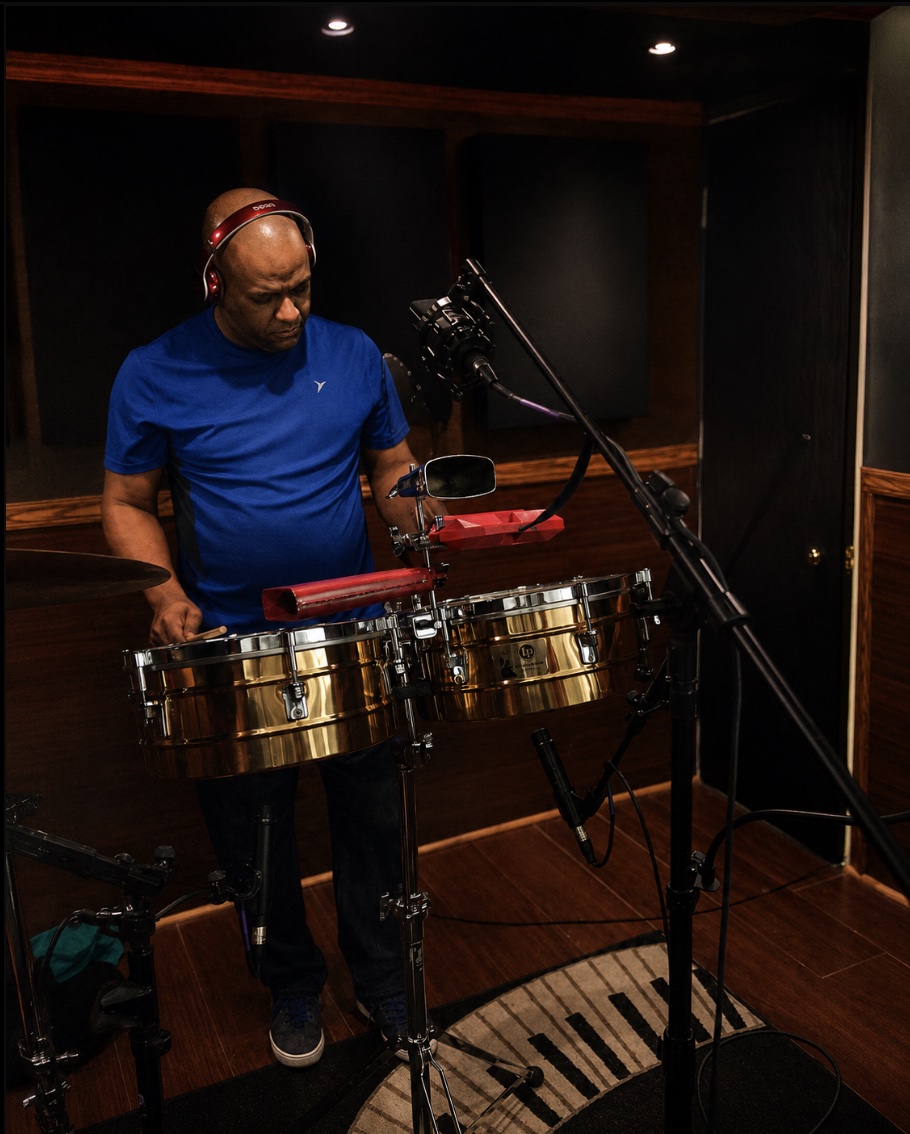 Grabación de timbales en cabina de estudio (2018)